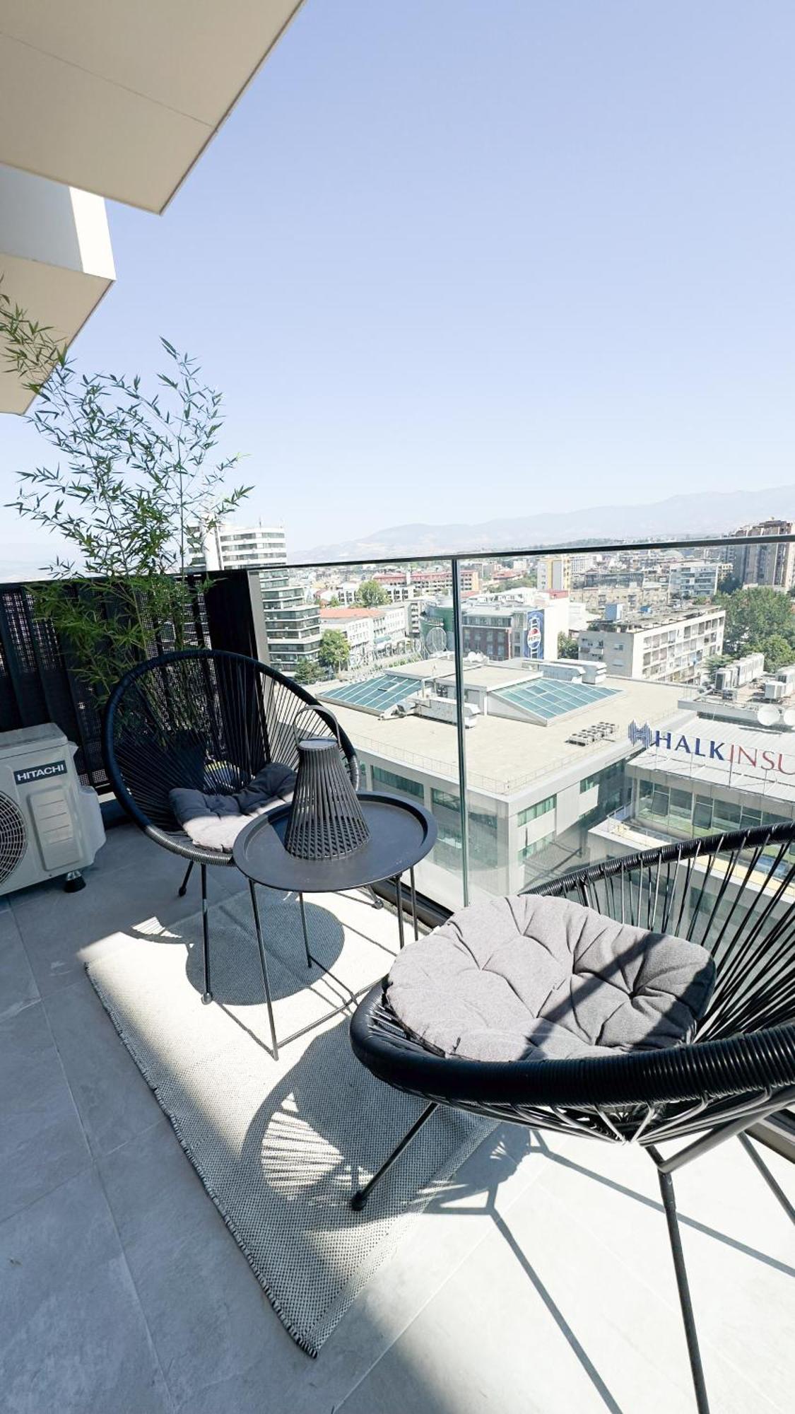 In Center Diamond Residences Apartment *